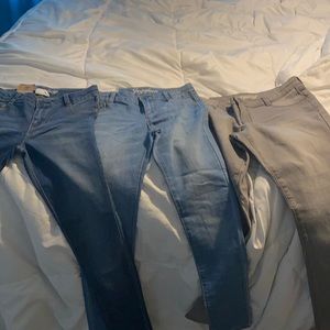 Girl jegging pants or skinny jeans